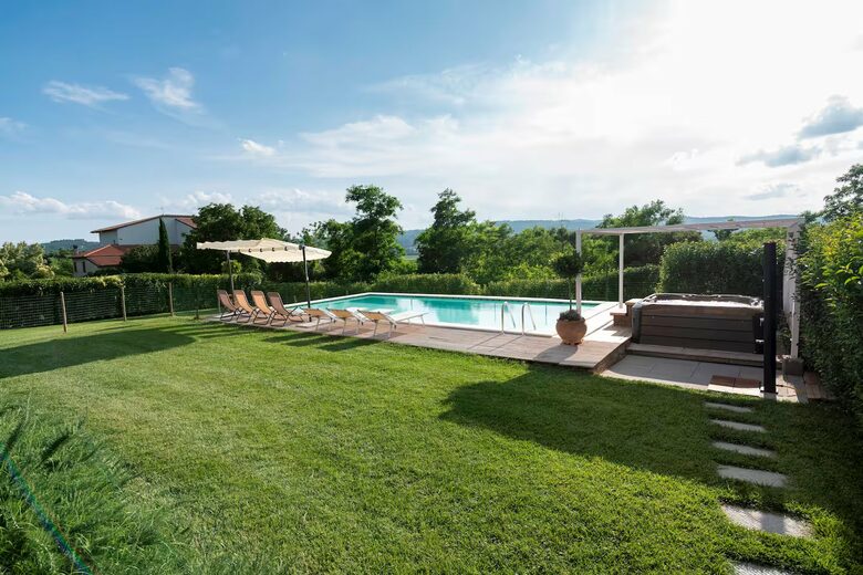 15th-Century Farmhouse in the Heart of Chianti - Lucignano, Italy