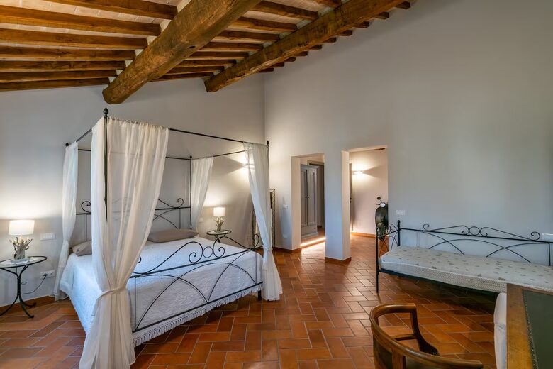 15th-Century Farmhouse in the Heart of Chianti - Lucignano, Italy