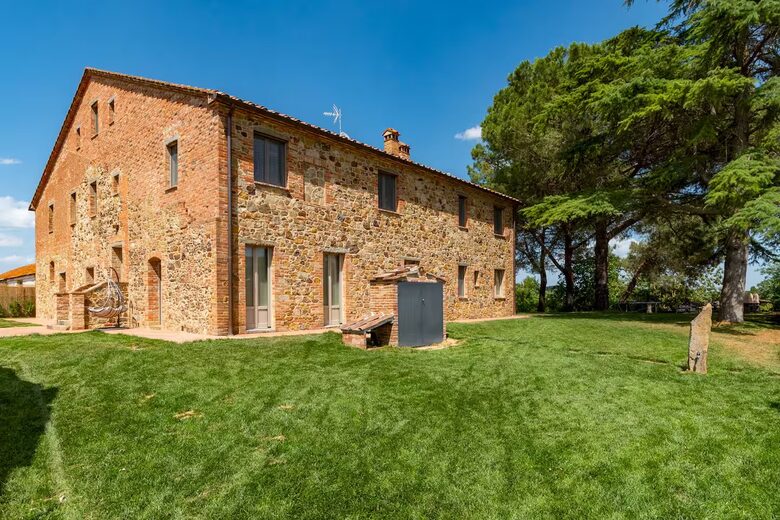 15th-Century Farmhouse in the Heart of Chianti - Lucignano, Italy