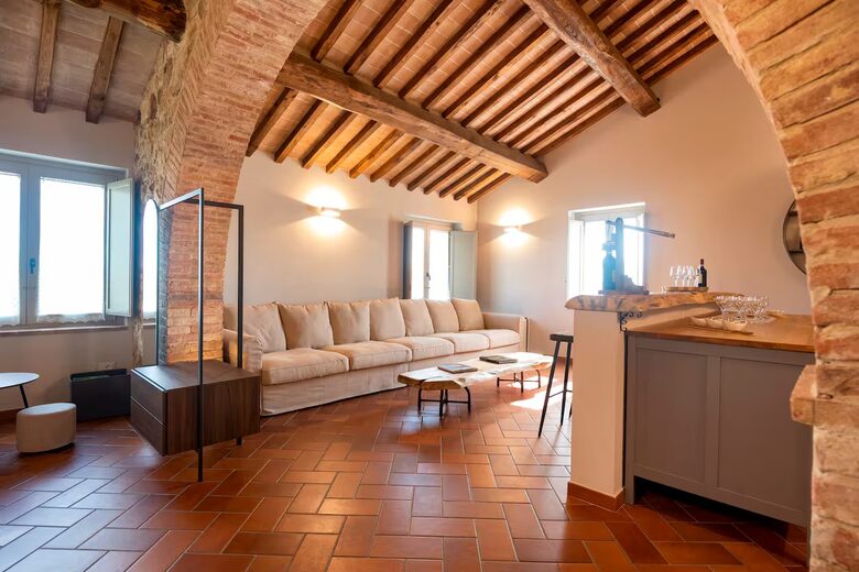 15th-Century Farmhouse in the Heart of Chianti - Lucignano, Italy