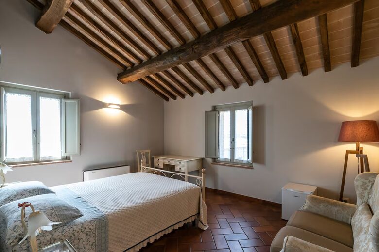 15th-Century Farmhouse in the Heart of Chianti - Lucignano, Italy