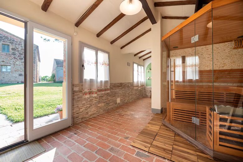 15th-Century Farmhouse in the Heart of Chianti - Lucignano, Italy