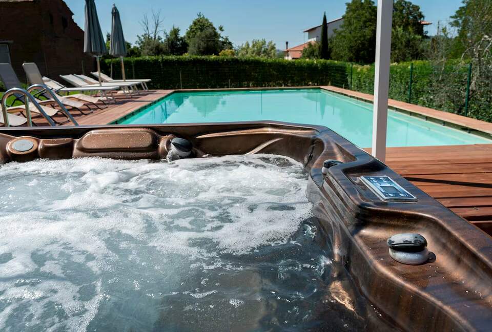 15th-Century Farmhouse in the Heart of Chianti - Lucignano, Italy