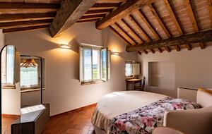 15th-Century Farmhouse in the Heart of Chianti - Lucignano, Italy