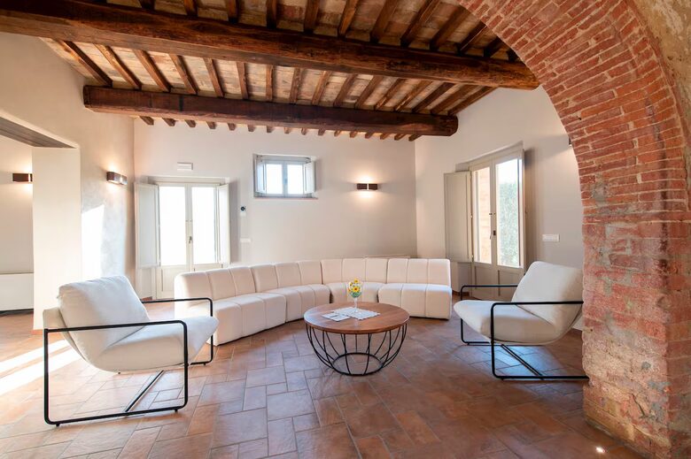 15th-Century Farmhouse in the Heart of Chianti - Lucignano, Italy