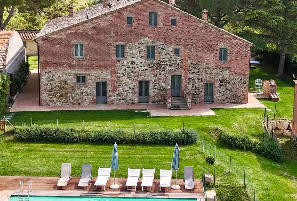 15th-Century Farmhouse in the Heart of Chianti - Lucignano, Italy