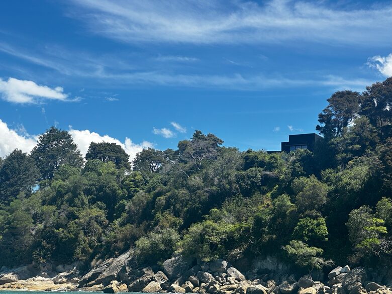 Stunning Beach House in Kaiteriteri - Motueka, New Zealand