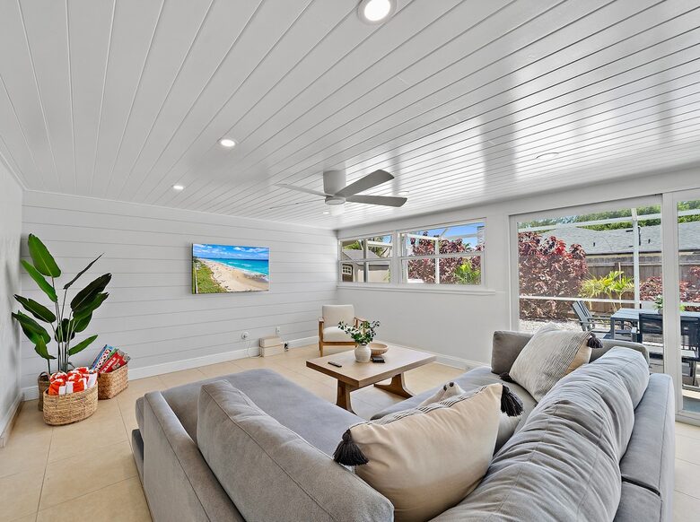 Sunny Sarasota Retreat Near Beaches & Downtown - Sarasota, Florida