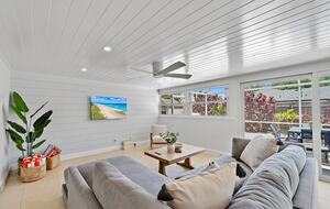 Sunny Sarasota Retreat Near Beaches & Downtown - Sarasota, Florida