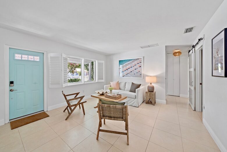 Sunny Sarasota Retreat Near Beaches & Downtown - Sarasota, Florida