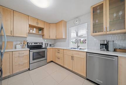 Sunny Sarasota Retreat Near Beaches & Downtown - Sarasota, Florida