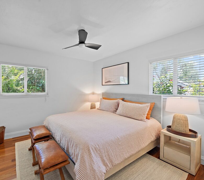 Sunny Sarasota Retreat Near Beaches & Downtown - Sarasota, Florida