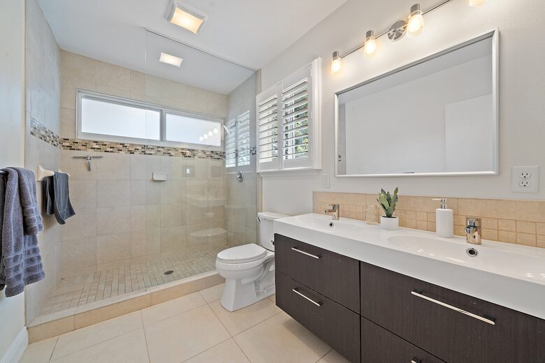 Sunny Sarasota Retreat Near Beaches & Downtown - Sarasota, Florida