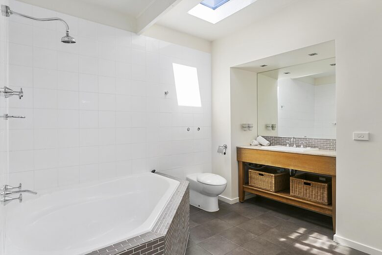 Blairgowrie Front Beach House | Refined Coastal Retreat Steps from the Sea - Blairgowrie, Australia