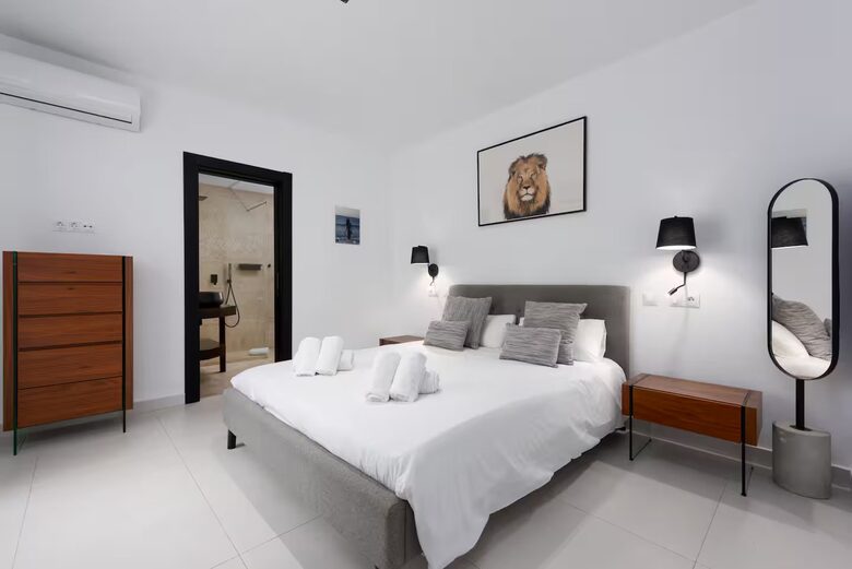 Stylish Andalusian Home in Estepona’s Historic Heart - Estepona, Spain