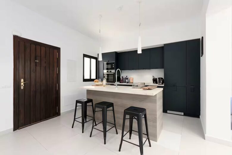 Stylish Andalusian Home in Estepona’s Historic Heart - Estepona, Spain