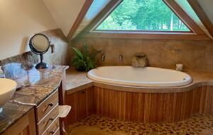 Charming Guest House on a 200/Acre Gated Estate - Middletown, Connecticut