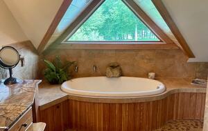 Charming Guest House on a 200/Acre Gated Estate - Middletown, Connecticut