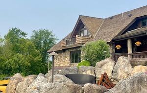 Charming Guest House on a 200/Acre Gated Estate - Middletown, Connecticut
