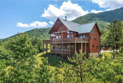 Serene Smoky Mountains Escape with Game & Theater Rooms - Sevierville, Tennessee