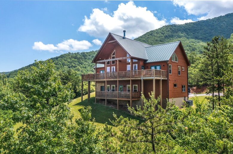 Serene Smoky Mountains Escape with Game & Theater Rooms - Sevierville, Tennessee