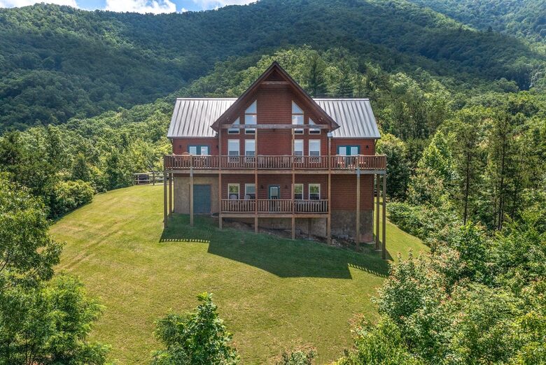 Serene Smoky Mountains Escape with Game & Theater Rooms - Sevierville, Tennessee