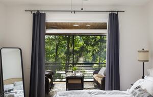 Elegant Retreat Overlooking Wilson Lake - Florence, Alabama