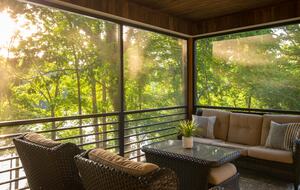 Elegant Retreat Overlooking Wilson Lake - Florence, Alabama