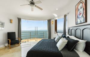Bayview Villa Above Los Muertos Beach with Private Infinity Pool - Vallarta, Mexico