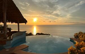 Bayview Villa Above Los Muertos Beach with Private Infinity Pool - Vallarta, Mexico