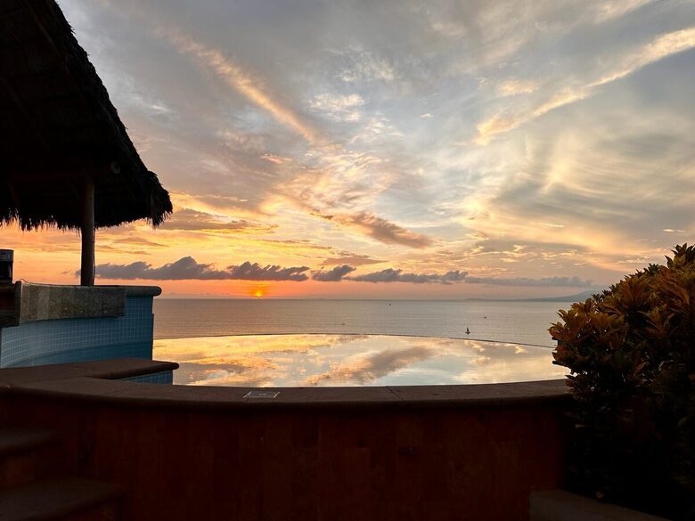 Bayview Villa Above Los Muertos Beach with Private Infinity Pool - Vallarta, Mexico