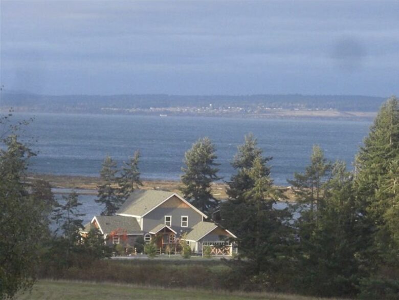 Oceanview Lodge with Over 600’ of Waterfront - Coupeville, Washington