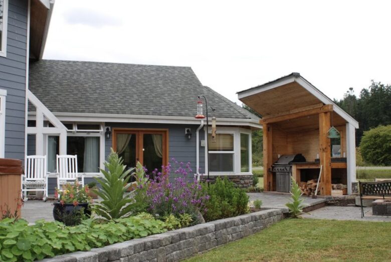 Oceanview Lodge with Over 600’ of Waterfront - Coupeville, Washington