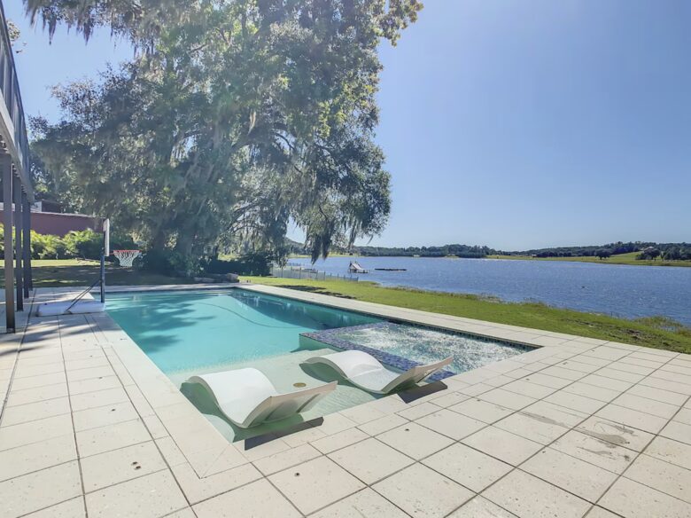 Tranquil Escape on Dowling Lake with Pool, Spa & Firepit - Dade City, Florida