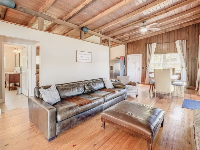 Tranquil Escape on Dowling Lake with Pool, Spa & Firepit - Dade City, Florida