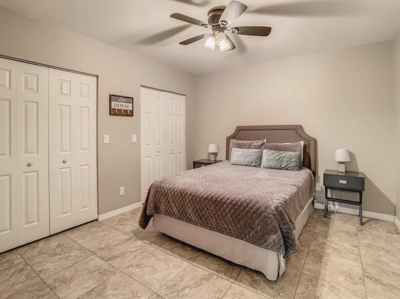Tranquil Escape on Dowling Lake with Pool, Spa & Firepit - Dade City, Florida