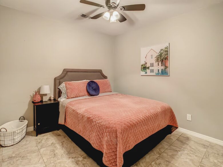 Tranquil Escape on Dowling Lake with Pool, Spa & Firepit - Dade City, Florida