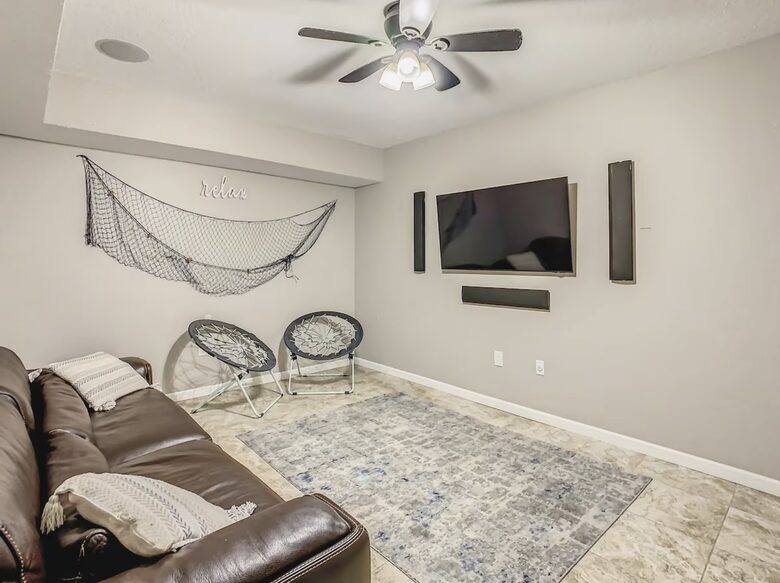 Tranquil Escape on Dowling Lake with Pool, Spa & Firepit - Dade City, Florida