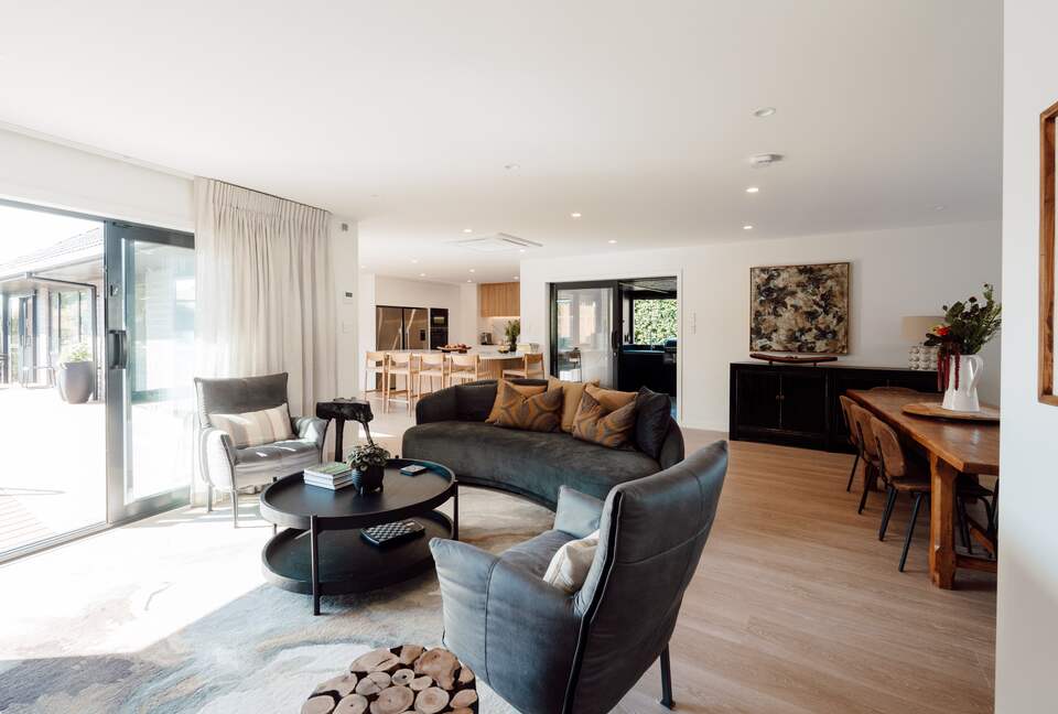 Gathering Lounge