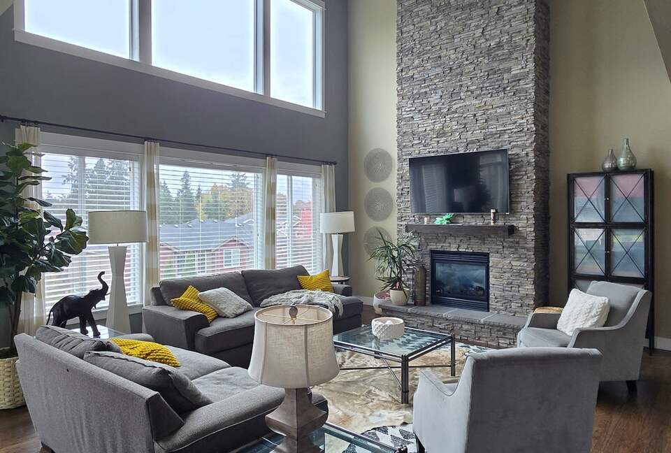 Pacific Northwest Luxe Home Near Woodinville Wineries - Bothell, Washington