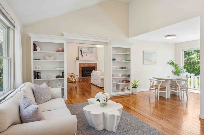 Private Southampton Oasis with Pool, Hot Tub & Beaches Nearby - Hampton Bays, New York