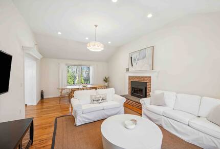 Private Southampton Oasis with Pool, Hot Tub & Beaches Nearby - Hampton Bays, New York