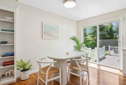 Private Southampton Oasis with Pool, Hot Tub & Beaches Nearby - Hampton Bays, New York
