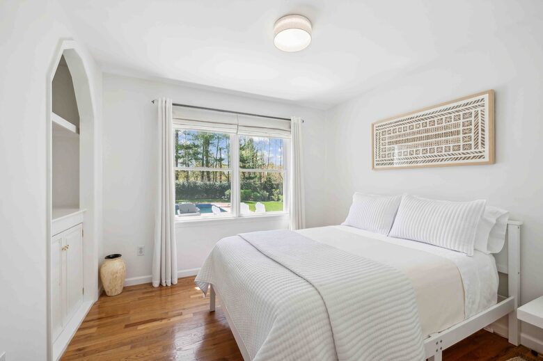 Private Southampton Oasis with Pool, Hot Tub & Beaches Nearby - Hampton Bays, New York