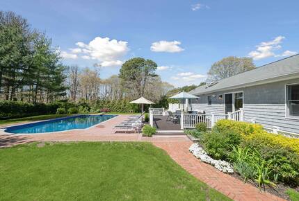 Private Southampton Oasis with Pool, Hot Tub & Beaches Nearby - Hampton Bays, New York
