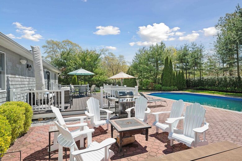 Private Southampton Oasis with Pool, Hot Tub & Beaches Nearby - Hampton Bays, New York
