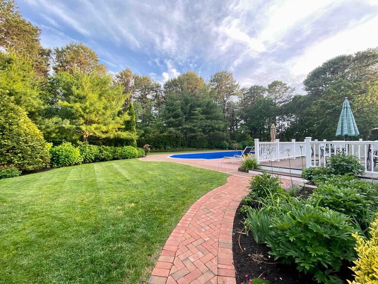 Private Southampton Oasis with Pool, Hot Tub & Beaches Nearby - Hampton Bays, New York