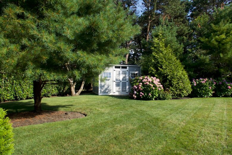 Private Southampton Oasis with Pool, Hot Tub & Beaches Nearby - Hampton Bays, New York