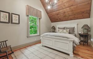 Rustic Retreat on Lake Keowee - Salem, South Carolina