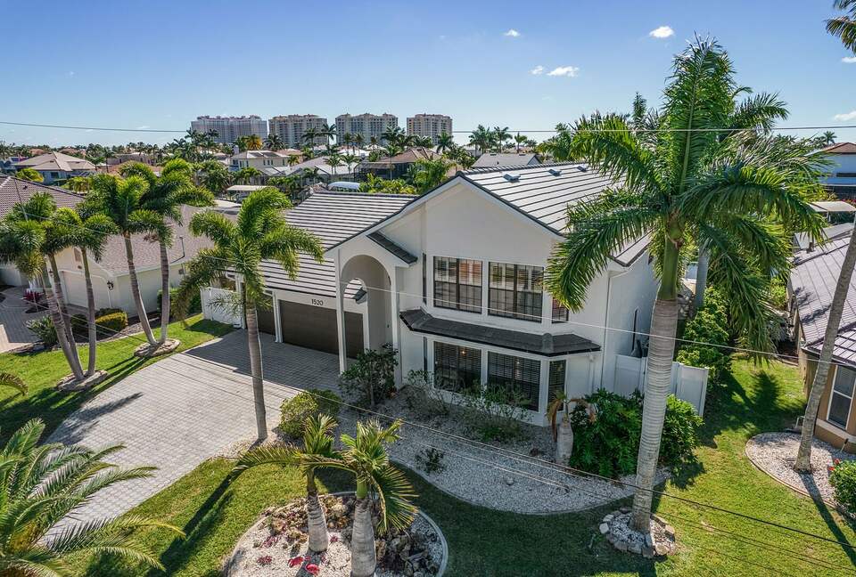 SW Florida Light-Filled Canal Front Escape - Cape Coral, Florida